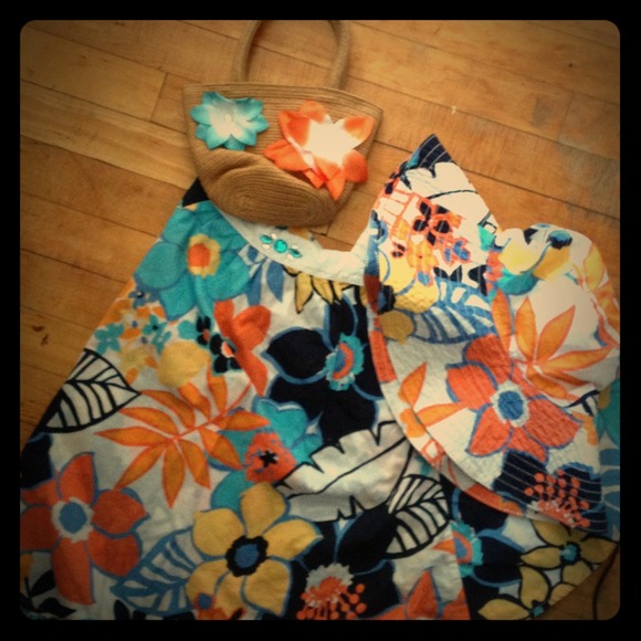 Sold - Picture 1 of 4