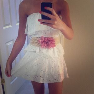 🎀 Strapless white floral dress