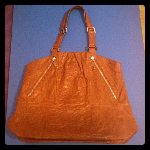 *FOR mixieflores****Tory Burch Shoulder Bag