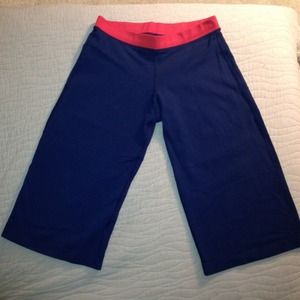 🌸TRADED🌸Lululemon wide legged crops sz6