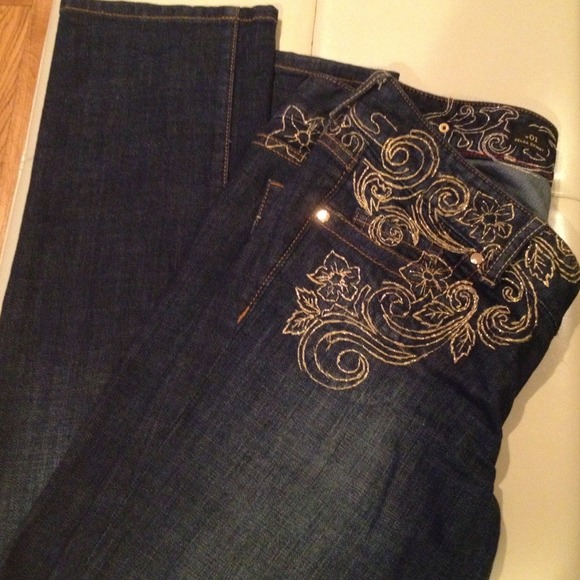 Express gold trim straight leg jeans!!