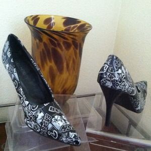 Comic printed black patent leather heel!!