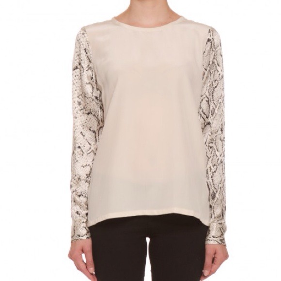 ❌Bundled Equipment Liam Python Print Sleeve Blouse