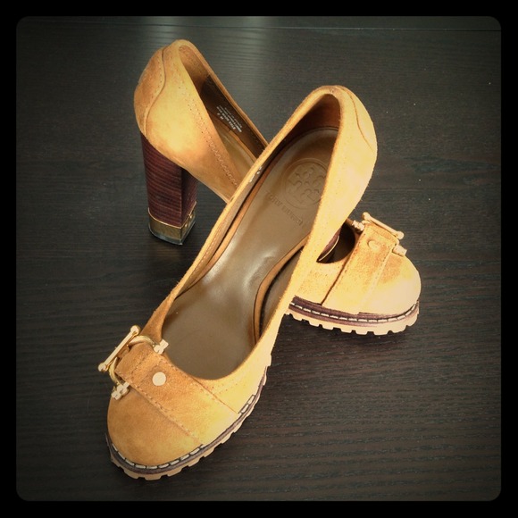 Tory Burch suede camel heels size 6M