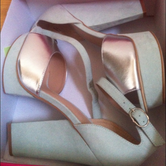 New in box Mint Green Madison Shoedazzle Heels - Picture 4 of 4