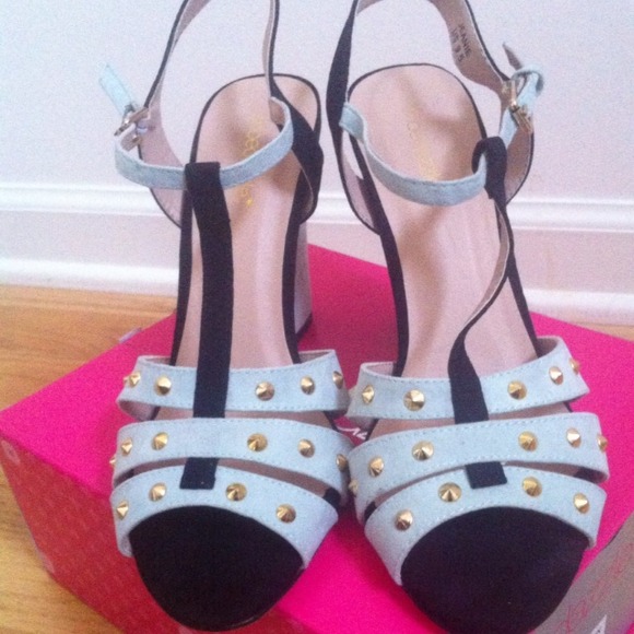 Shoes - New Gold Studded Mint Green Heels