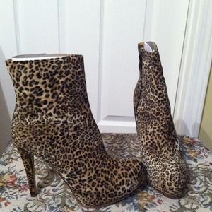Leopard boots