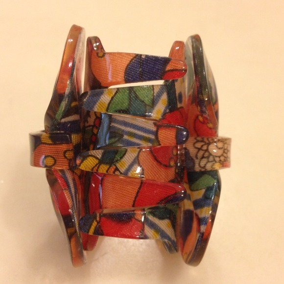 Fair pin - Picture 3 of 3