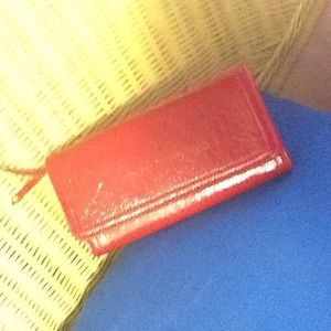 Red clutch