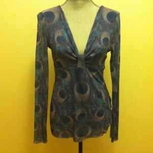 Gauze shirt with peacock fabric