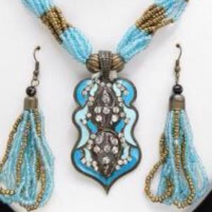 Beaded necklace set