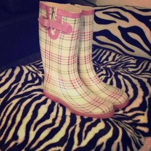 Rain boots 🔴ON HOLD🔴