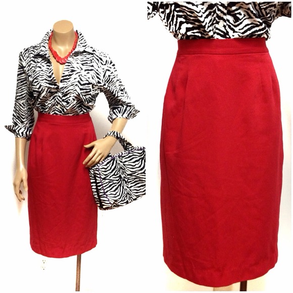 Dresses & Skirts - 😍HOST PICK😍Vintage highwaist red pencil skirt
