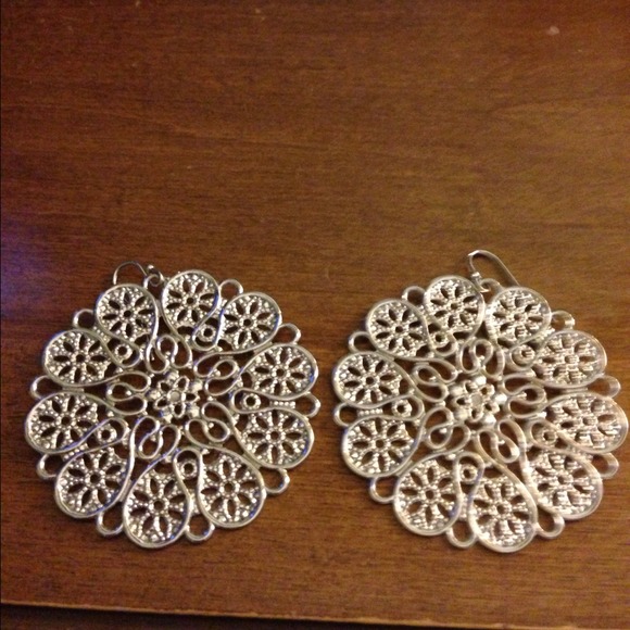 💖SOLD!💖Express flower earrings