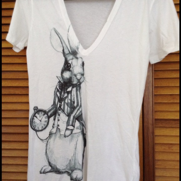 V-neck white T-shirt w/ Alice & Wonderland Theme