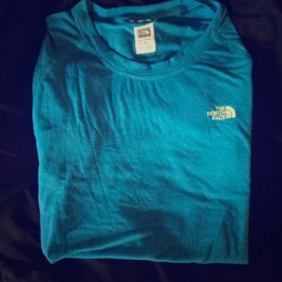 Authentic north face running shirt.