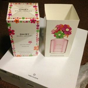 💯Authentic Daisy by Marc Jacobs