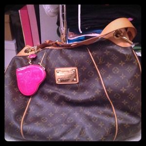 SOLD✨✨✨⭐️⭐️⭐️💫💫💫Louis Vuitton bag