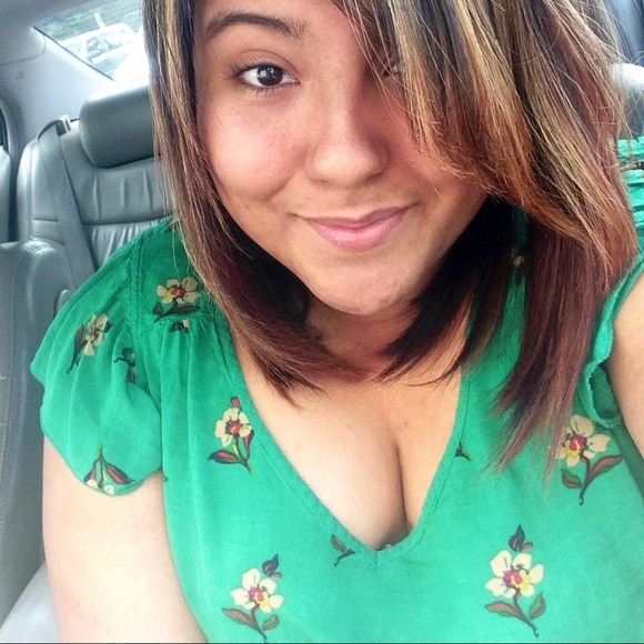 Cute emerald green top