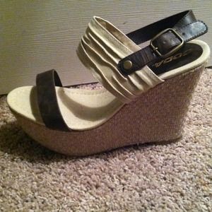 Soda Strap Wedges