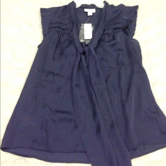 Button Down Top with Tie