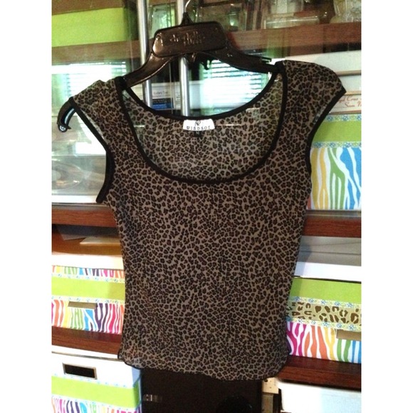 Leopard top