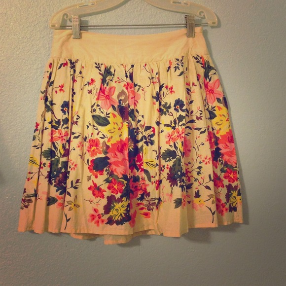 Peach/Nude Floral skirt