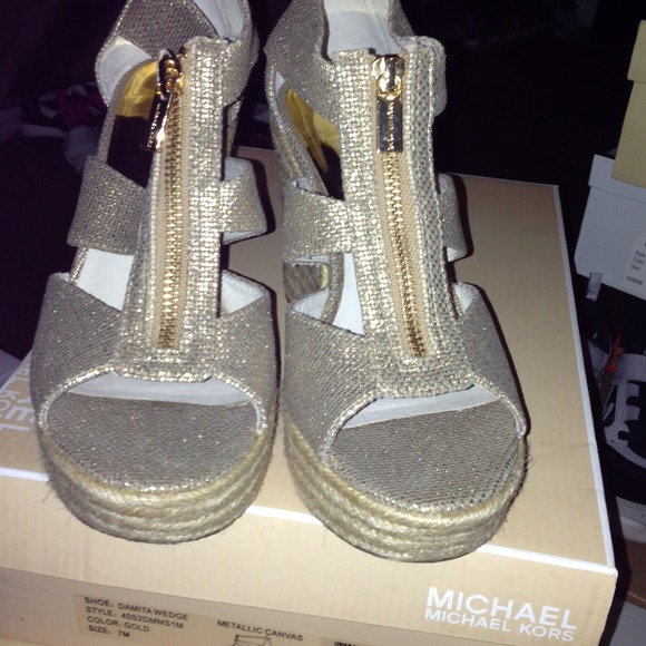 MK Damita Wedge 💯 authentic