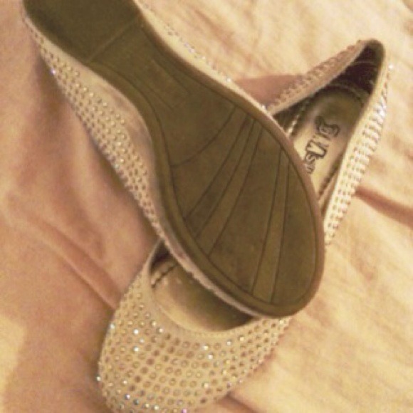BUNDLED🌹Iridescent Flats & hat for @mystellabelle - Picture 3 of 4