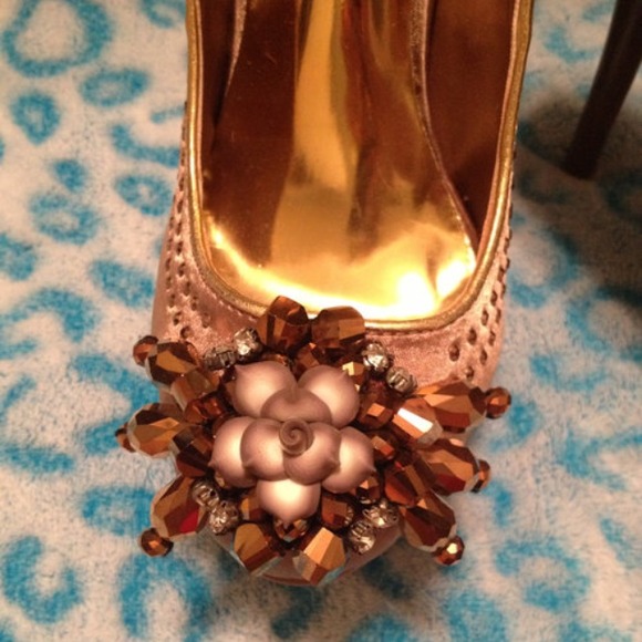 SOLD Lilana Heels - Picture 3 of 4