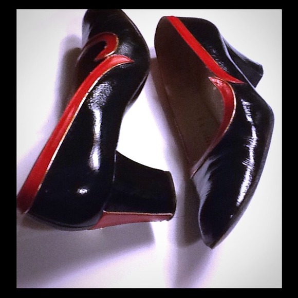 Vintage Vixon Heels 💋 Host Pick 💋