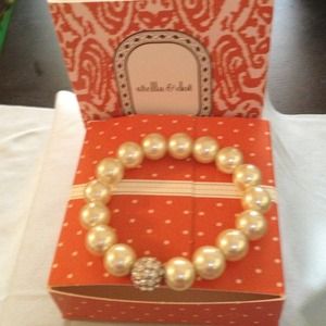 Stella & Dot pearl bracelet .
