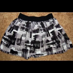 📦❗SOLD IN A BUNDLE❗ Forever21 Abstract Skirt