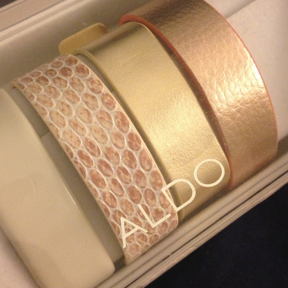 ⛔⛔⛔TRADED⛔⛔⛔ ALDO Ladies gold watch main image 2