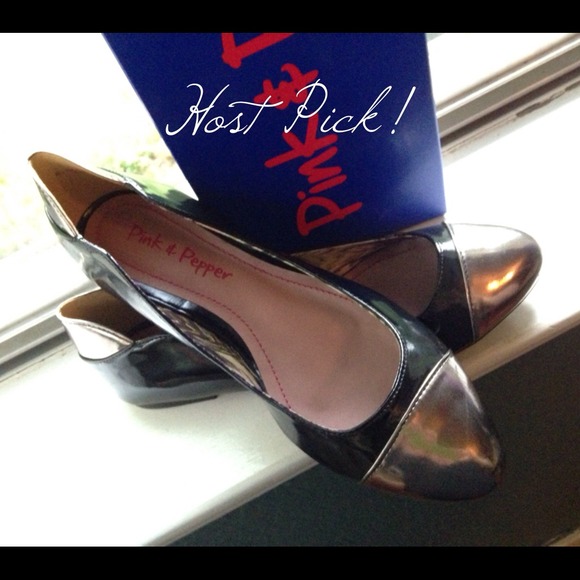 Pink & Pepper Shoes - NEW✨Metallic Cap Toe Flats 🎉HOST PICK x 3!!!🎉