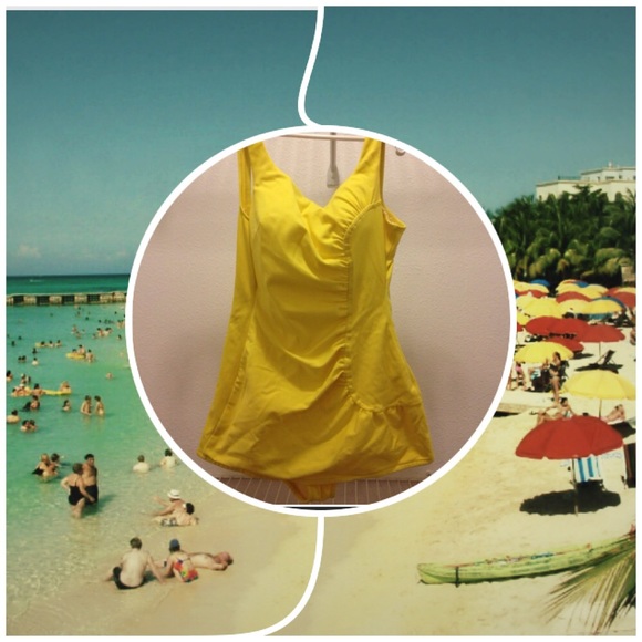 🚫🚫Sold Plus sz Vintage Yellow Swim Suit🚫🚫