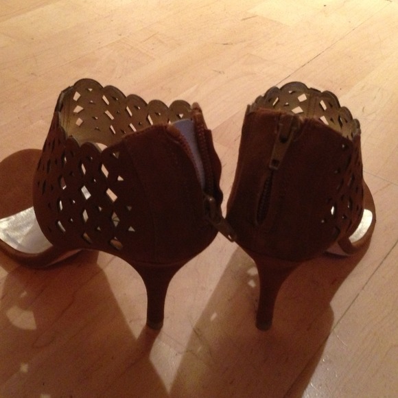 Shoes - Picture 2 of 2