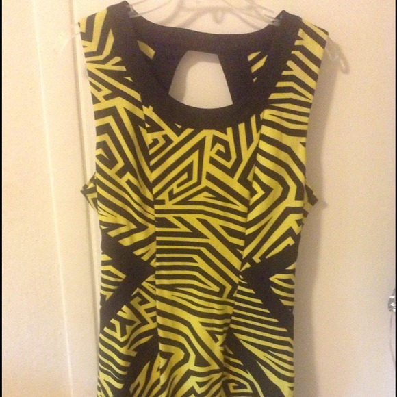 💢⛔SOLD IN BUNDLE⛔💢Yellow & Black fitted