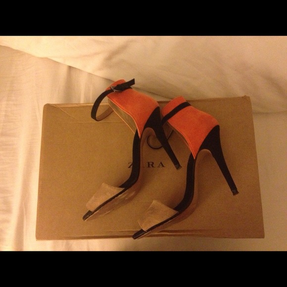 ❌SOLD❌ Zara basic Sandal - Picture 3 of 4