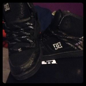 Dc Sneackers