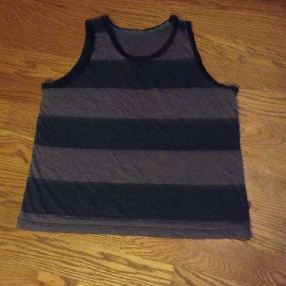 Tank top bundle - Picture 2 of 3