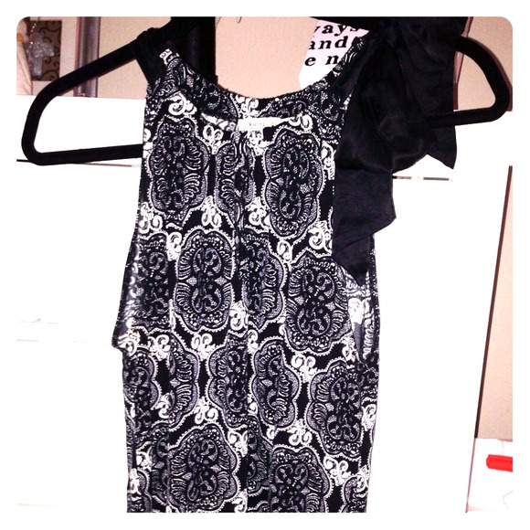 White House Black Market - Picture 1 of 2