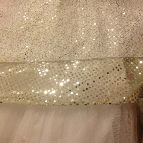 White dress - Picture 3 of 3