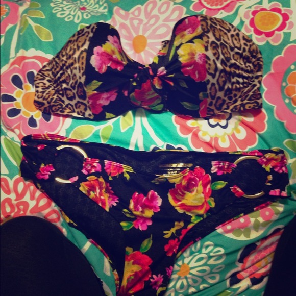 32d top medium bottoms