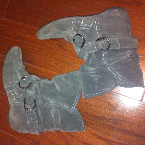Dark gray flat boots