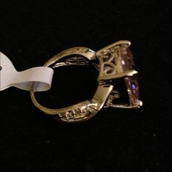 Statement Ring - Picture 4 of 4