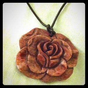bebe Beautiful carved rose pendant necklace