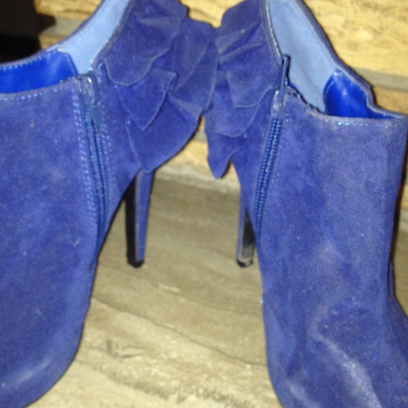Blue Suede Peep Toe Ruffle Back Heels - Picture 3 of 4