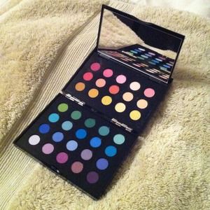 *HOLD* Bundle Makeup