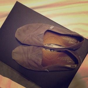 Dark Gray TOMS